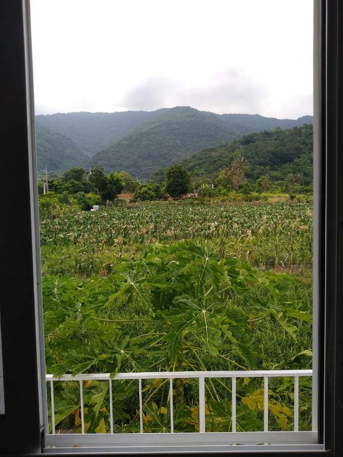 Back To Real Hostel Taitung Bagian luar foto